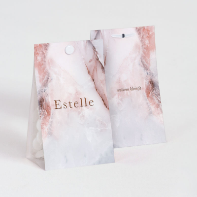 Etui à dragées fond marbré rose prénom en dorure (745.075)