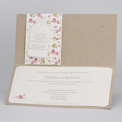 Naturbraune Hochzeitskarte mit Blumenbanderole (106.024)