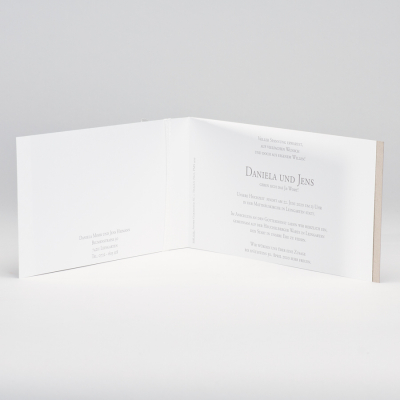 Ökologische Hochzeitskarte mit blumigem Einleger und silbernem "Ja wir heiraten" (106.025)