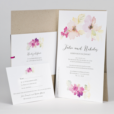 Hochzeitskarte aus Kraftpapier mit Blumenbanderole
 (108.062)