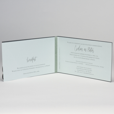 Staalgrijze trouwkaart met gelaserd kantmotief NL - mint (108.105)